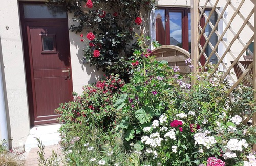 Langourla House | Inviting 3-Bed House in langourla, brittany