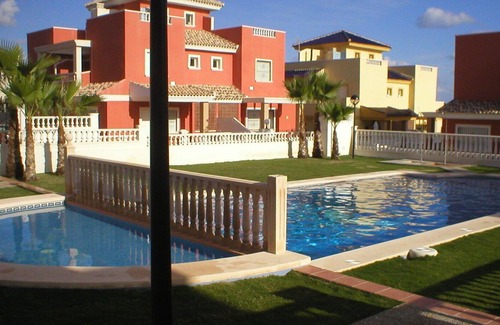 Los Balcones Villa | Inviting 3-Bed Villa in Torrievieja. Costablanca