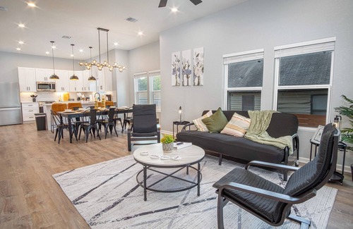Highland Park Cottage | Inviting 4br/2ba Near Downtown & Riverwalk