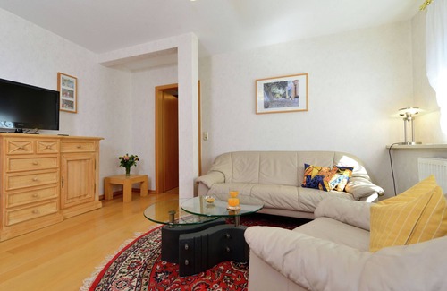 Eimelrod Apartment | Inviting Apartment in Eimelrod with Garden