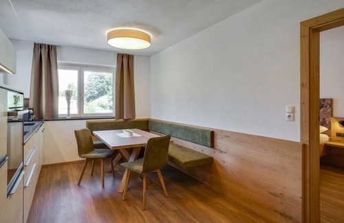 Helfenstein Apartment | Inviting Apartment in Hart im Zillertal with Sauna