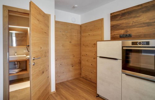 Helfenstein Apartment | Inviting Apartment in Hart im Zillertal with Sauna