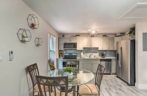 Riviera Beach Apartment | Inviting Apartment < 2 Mi to Riviera Beach!
