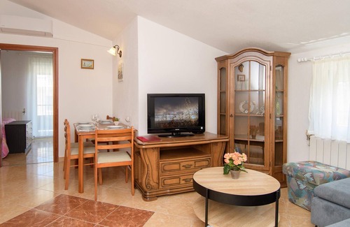 Stranici kod Nove Vasi Apartment | Inviting apartment with shared pool for a great vacation.