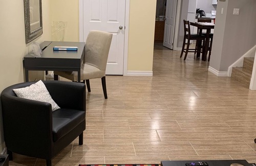 Westminster Apartment | Inviting apartment with private entrance & parking