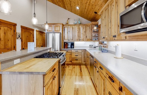 Turtle Lake House | Inviting cabin with lovely lake & mountain views - close to town & hiking