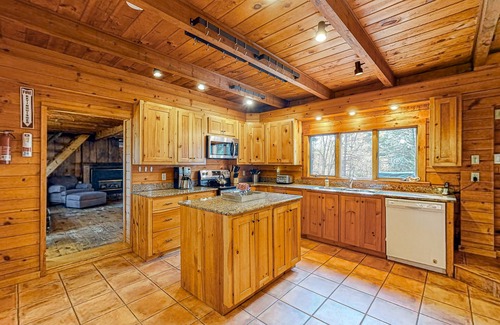 Lisbon Cabin | Inviting dog-friendly cabin on 23 acres - sauna, skiing, firepit, & washer/dryer