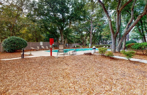 Folly Field House | Inviting getaway with shared pool - quick walk to beach and trolley