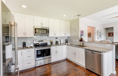 Granbury House | Inviting Granbury Home w/Fire Pit: 3 Mi to Lake!