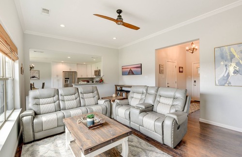 Granbury House | Inviting Granbury Home w/Fire Pit: 3 Mi to Lake!