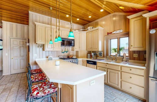 Syracuse House | Inviting Lakefront Home with Patio and Dock