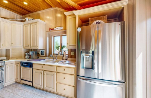 Syracuse House | Inviting Lakefront Home with Patio and Dock