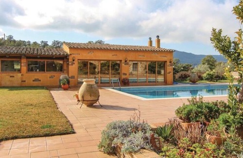 Calonge Villa | Inviting Villa in Calonge with Private Pool