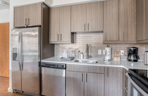 Waltham Apartment | Inviting Waltham 2BR w/Gym & In-Unit W/D, near Dining, by Blueground