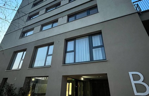 Ploiesti Apartment | Ioanic Modern Apartment with free Parking, free AC and free WiFi
