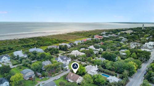 Sullivan's Island House | Ion by AvantStay Walk to Beach Dining Shopping Central Location Deck