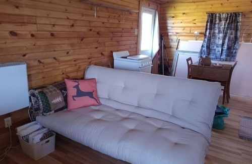 Denton Cabin | Iona Cabin: Your Cozy Retreat for Hunting, Off-Roading, and Relaxation