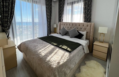 Gastria Apartment | Iona Pool 2-bdr Apartment (Caesar Blue)