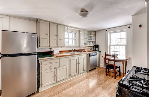 Ipswich Cottage | Ipswich Cottage: Beautiful Views, 5 Mins to Beach