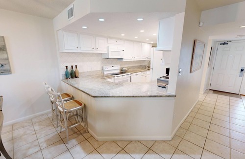 North West Florida Condo | IR 316 Coastal Beauty in this 2 BR Sunset view condo with washer/dryer