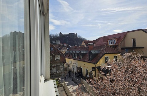 Ljubljana City Centre Apartment | Irena Tour As/Quiet 1BR apartment with shower&balcony, garage, WiFi&AC