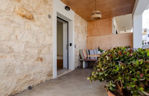 Perama Apartment | Irene's Garden, Aggeliki
