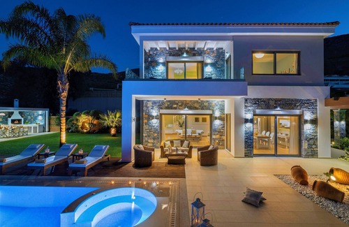 Koutouloufari Villa | IRIDA VILLA in Hersonissos.Private Heated Pool, Incredible View, Next to the sea