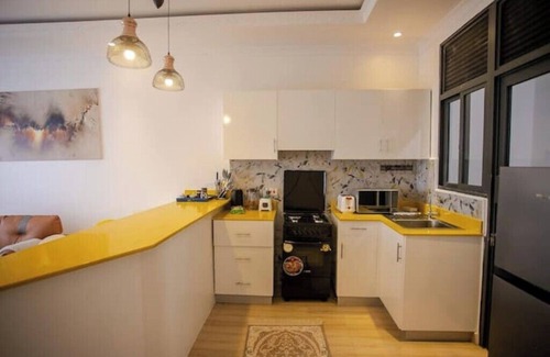 Entebbe House | Iris 2 Lakeside Condo