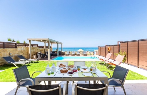 Rethymno Villa | Iris & Espera Luxury BeachFront Residences