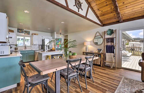Manchester House | Irish Beach Cottage w/Beach Access & Ocean Views