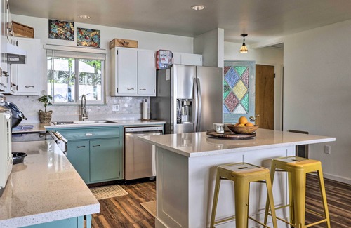 Manchester House | Irish Beach Cottage w/Beach Access & Ocean Views
