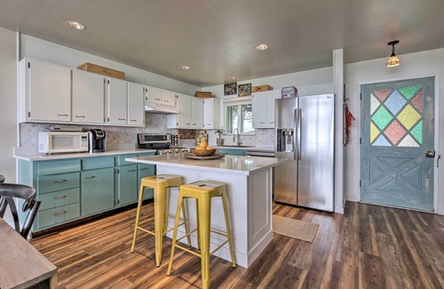 Manchester House | Irish Beach Cottage w/Beach Access & Ocean Views