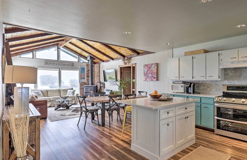 Manchester House | Irish Beach Cottage w/Beach Access & Ocean Views