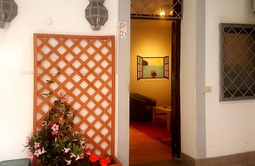 Gaeta House | Iron Gate in the historic center