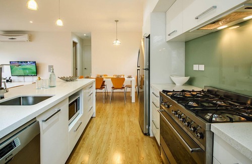 Smiths Beach House | Ironbark on Dolphin - sleeps 10