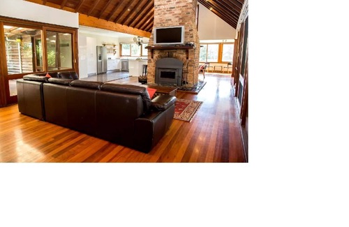 Mogo House | IRONBARKHOUSE on the beautiful Tomaga River/Pool