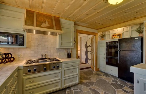 Meeks Bay Cabin | Irongate Lodge: 2 BR, 2 BA Cabin or Bungalow in Tahoma, Sleeps 6