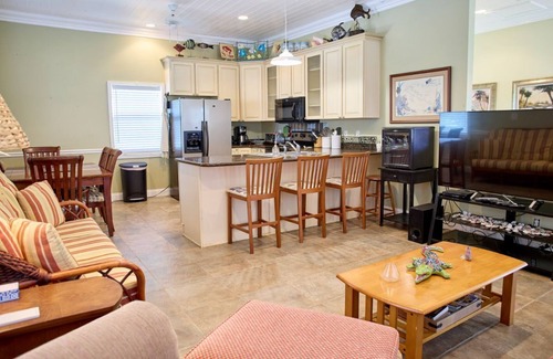 West End House | Ironwood - 3-bedroom villa with dock and pool at Old Bahama Bay, West End