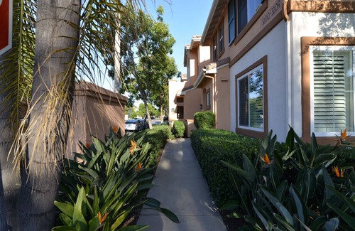 Westpark Condo | Irvine Resort Style 2 bedrooms/2 bathrooms furnished, 1 floor, attached garage