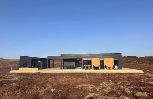 Selfoss Villa | A peaceful, private luxury retreat w/hot tub in the heart of the Golden Circle