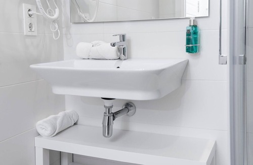 Camino de Ronda Apartment | Isabella Estudio by Concept Flats