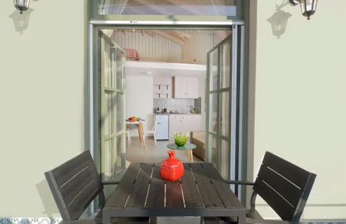 Kalamata Apartment | Isavella's apartments under the castle
