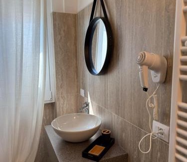 Cremnago House | Isidoro affittacamere
