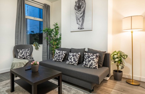 Barrow-in-Furness Apartment | Isimi luxurious 4 bed 4 en -suite house Cumbria