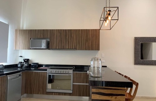Colonia Meteorologico House | ISLA MUJERES MAYAKITA VILLA AYRE, BEACH VIEW w/ROOFTOP JACUZZI