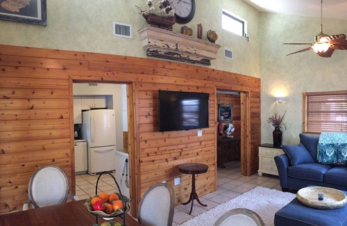 Tavernier House | Islamorada cottage on deep water canal