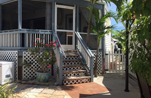 Tavernier House | Islamorada cottage on deep water canal
