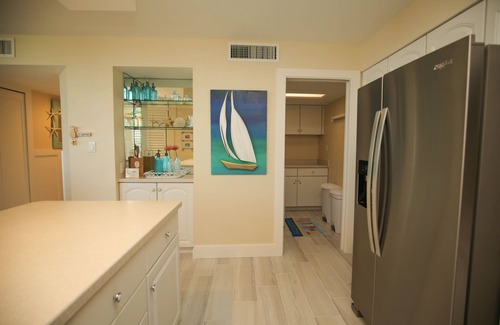 Sanibel Condo | Island Beach Club #330E is a 2/2 vacation rental on Sanibel Island!