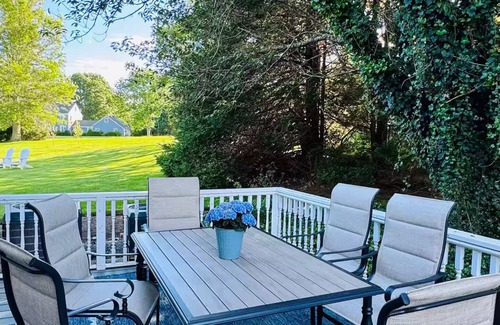 Portsmouth House | Island Breeze Cottage