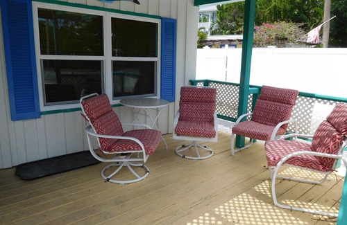 Siesta Key House | ISLAND BREEZE SHORT WALK TO BEACH AND VILLAGE